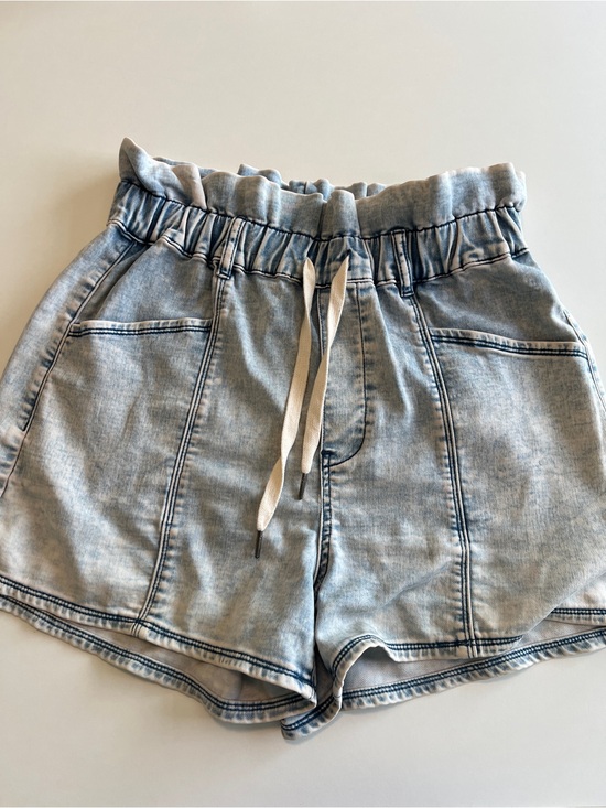 Blank NYC Pants - Blank NYC High-Rise Paperbag Denim Shorts - size 30